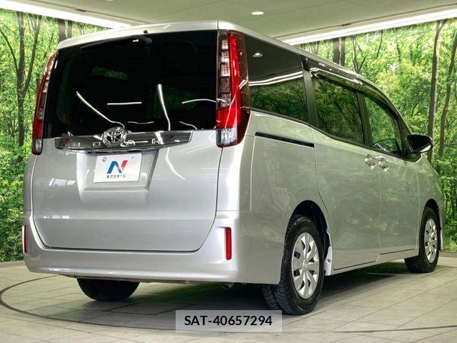 Toyota NOAH 2014-03 7787682-16