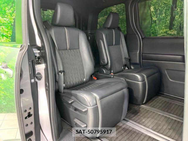 Toyota NOAH 2023-10 7787699-10