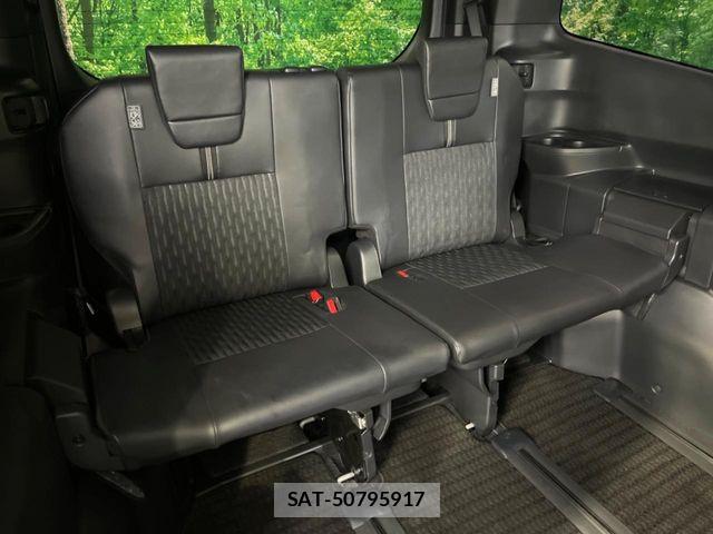 Toyota NOAH 2023-10 7787699-11
