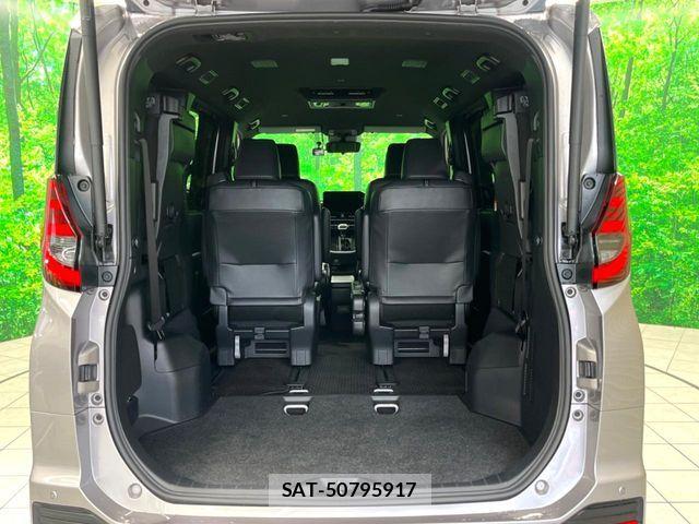 Toyota NOAH 2023-10 7787699-12