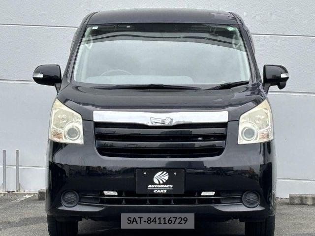 Toyota NOAH 2007-07 7787668-18