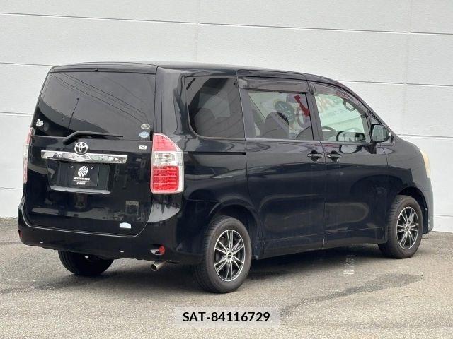 Toyota NOAH 2007-07 7787668-2