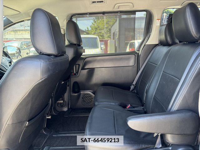 Toyota NOAH 2014-02 7787672-13