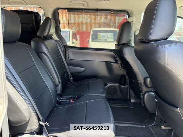 Toyota NOAH 2014-02 7787672-14