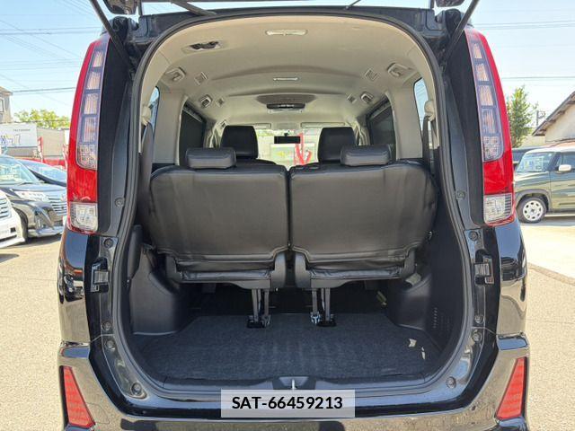 Toyota NOAH 2014-02 7787672-15