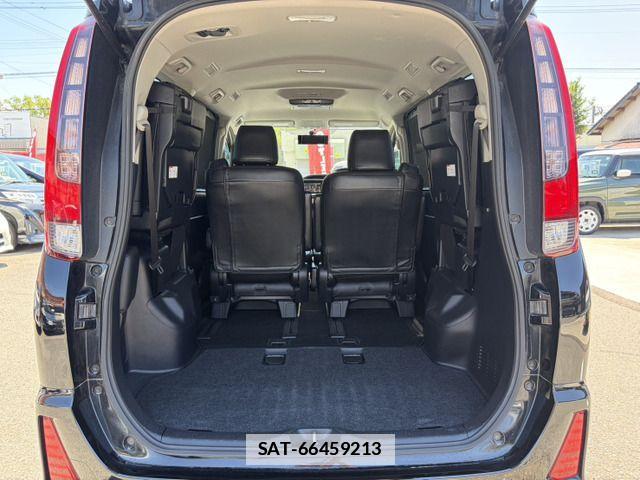 Toyota NOAH 2014-02 7787672-16