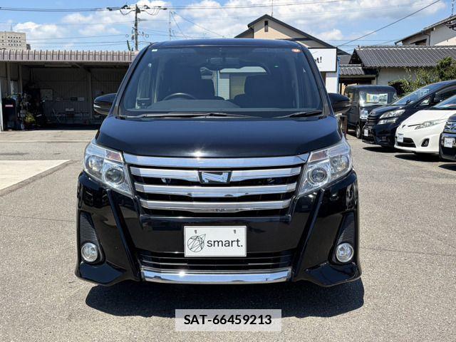 Toyota NOAH 2014-02 7787672-1