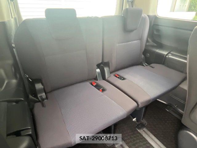 Toyota NOAH 2017-09 7787687-9