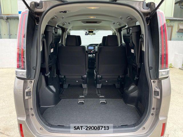 Toyota NOAH 2017-09 7787687-10
