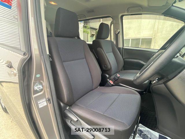 Toyota NOAH 2017-09 7787687-7