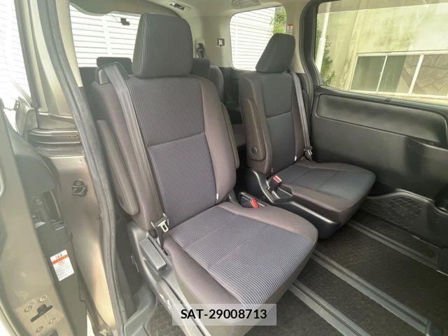 Toyota NOAH 2017-09 7787687-8