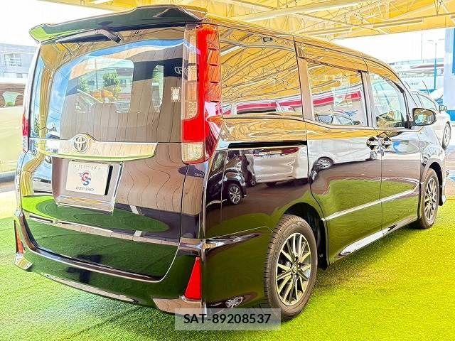 Toyota NOAH 2014-03 7787686-15