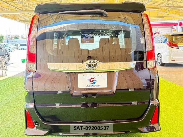 Toyota NOAH 2014-03 7787686-16