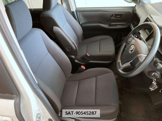 Toyota NOAH 2021-02 7787689-10