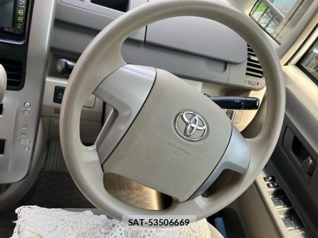 Toyota NOAH 2007-08 7787669-16