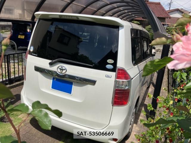 Toyota NOAH 2007-08 7787669-5