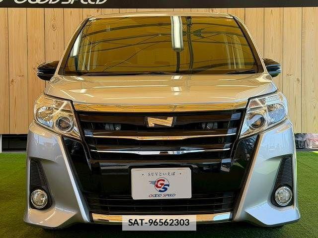 Toyota NOAH 2014-01 7787688-16