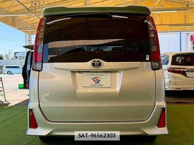 Toyota NOAH 2014-01 7787688-18