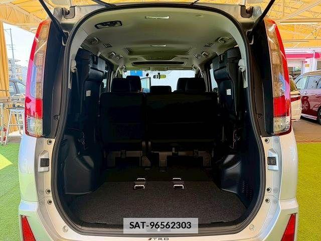 Toyota NOAH 2014-01 7787688-19