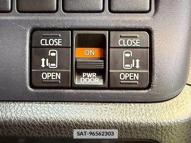 Toyota NOAH 2014-01 7787688-6