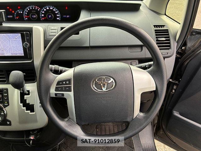 Toyota NOAH 2013-02 7878424-16