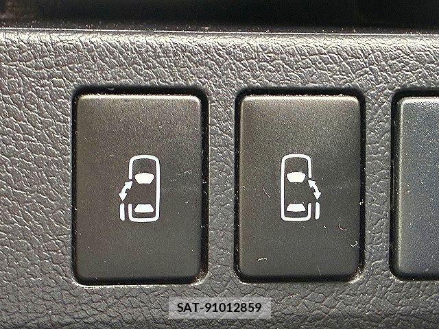 Toyota NOAH 2013-02 7878424-17