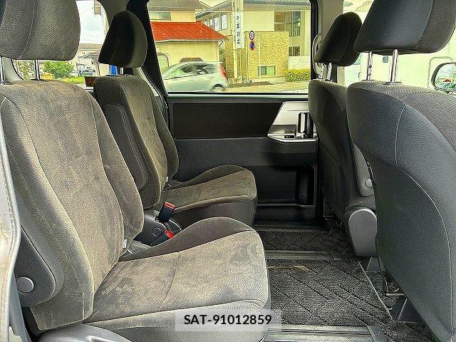 Toyota NOAH 2013-02 7878424-21