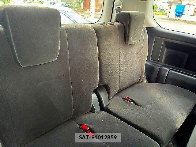 Toyota NOAH 2013-02 7878424-22