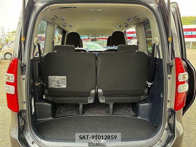 Toyota NOAH 2013-02 7878424-23