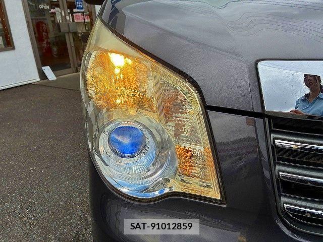 Toyota NOAH 2013-02 7878424-27
