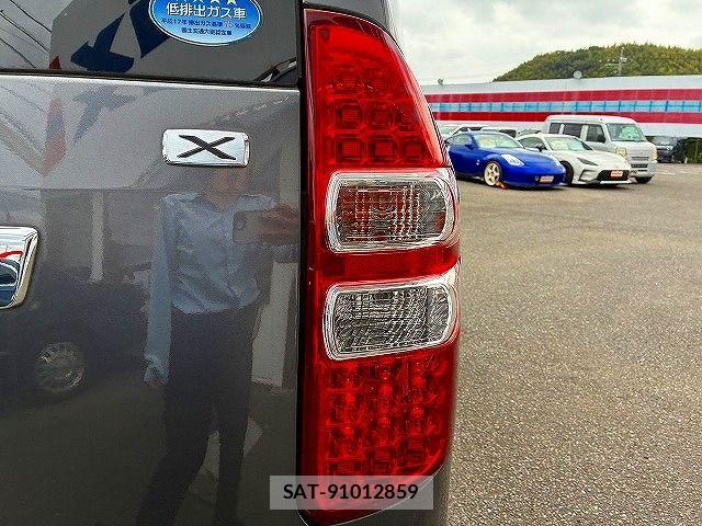 Toyota NOAH 2013-02 7878424-28
