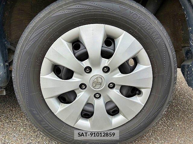 Toyota NOAH 2013-02 7878424-29