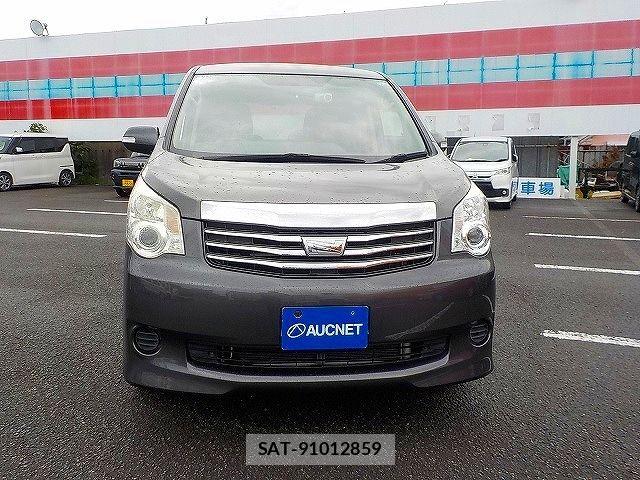 Toyota NOAH 2013-02 7878424-3