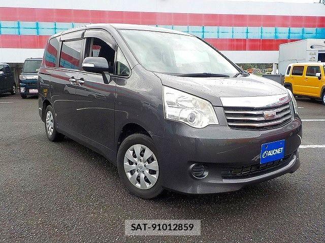 Toyota NOAH 2013-02 7878424-4