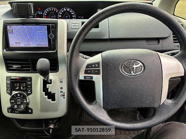 Toyota NOAH 2013-02 7878424-8