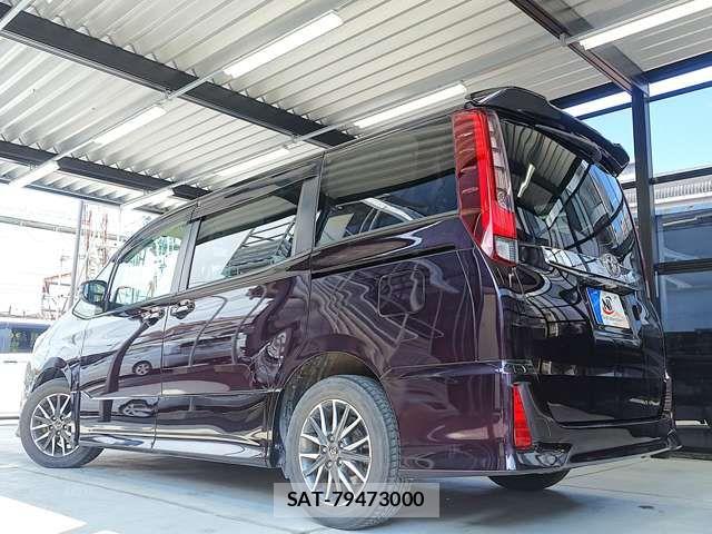 Toyota NOAH 2015-12 7878411-14