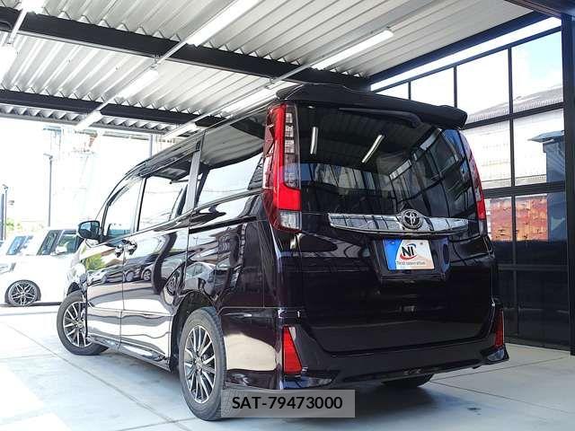 Toyota NOAH 2015-12 7878411-16