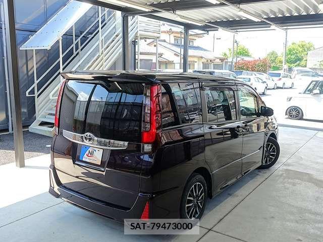 Toyota NOAH 2015-12 7878411-7