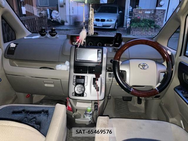 Toyota NOAH 2009-09 7878431-12