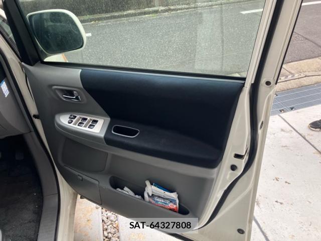Toyota NOAH 2005-06 7878428-11