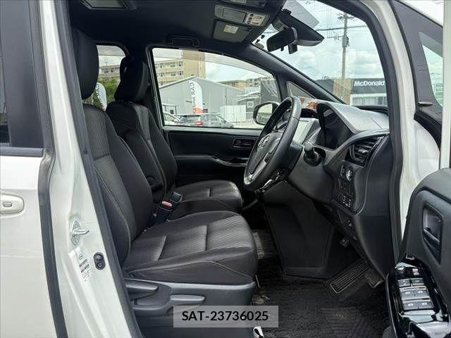 Toyota NOAH 2017-07 7878409-15