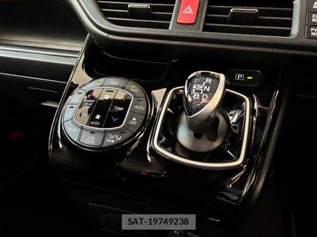 Toyota NOAH 2020-04 7878400-11