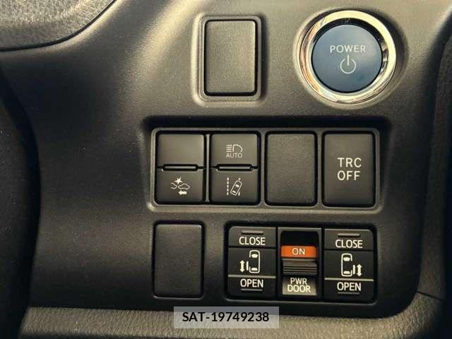 Toyota NOAH 2020-04 7878400-14