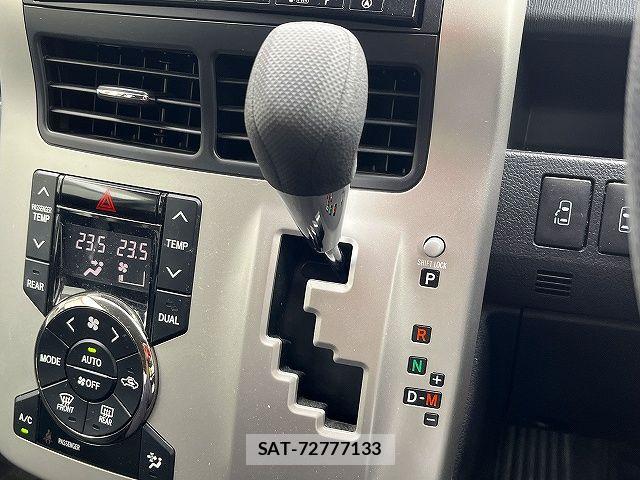 Toyota NOAH 2013-03 7878414-19