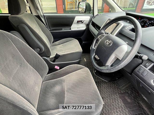 Toyota NOAH 2013-03 7878414-3