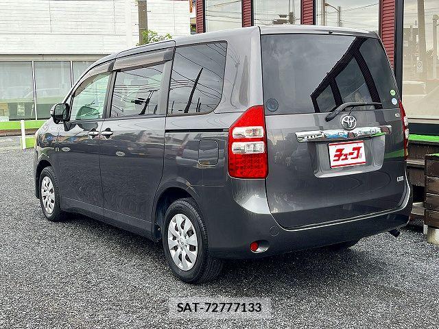 Toyota NOAH 2013-03 7878414-8