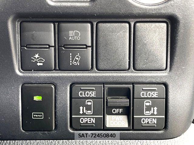 Toyota NOAH 2019-09 7878406-4