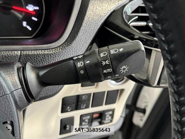 Toyota NOAH 2018-10 7878407-19