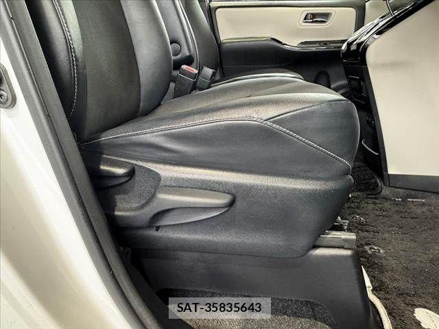 Toyota NOAH 2018-10 7878407-23