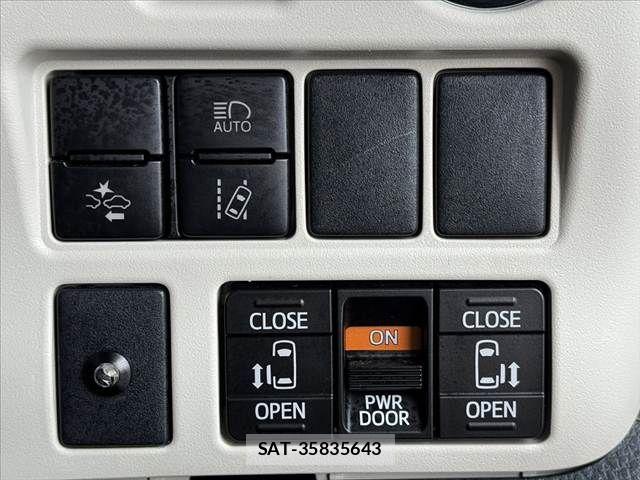Toyota NOAH 2018-10 7878407-28